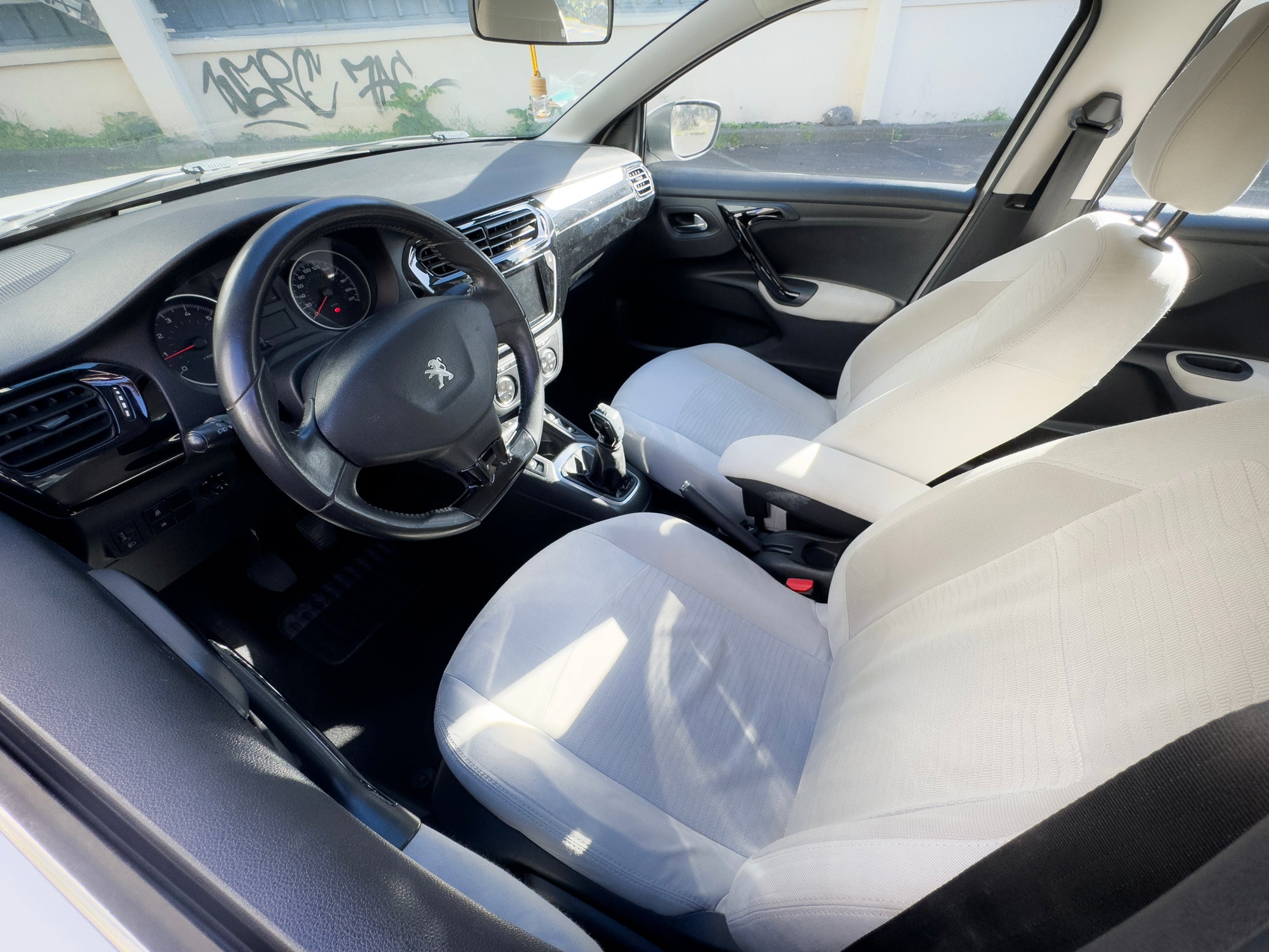 Peugeot 301 1,6HDi 100Cv